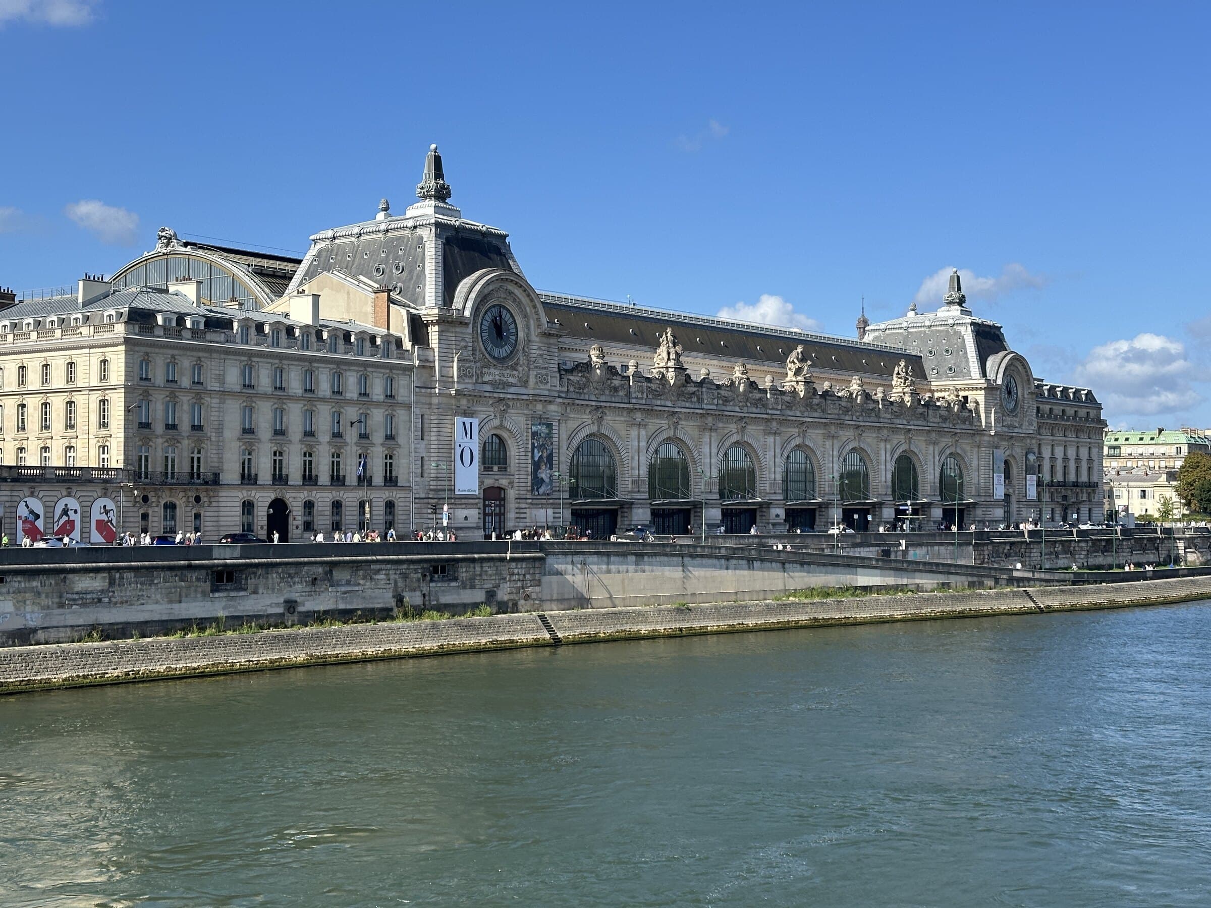 Paris institutional building along the Seine.