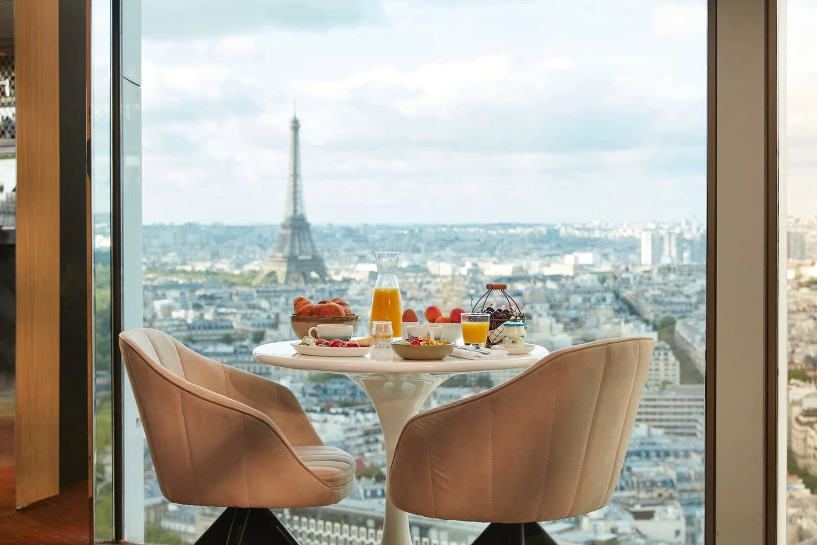 Windo Skybar at Hyatt Regency Paris Étoile with panoramic Paris views.